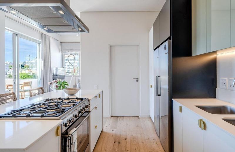 2 Bedroom Property for Sale in Sea Point Western Cape